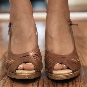 Leather sling sandal